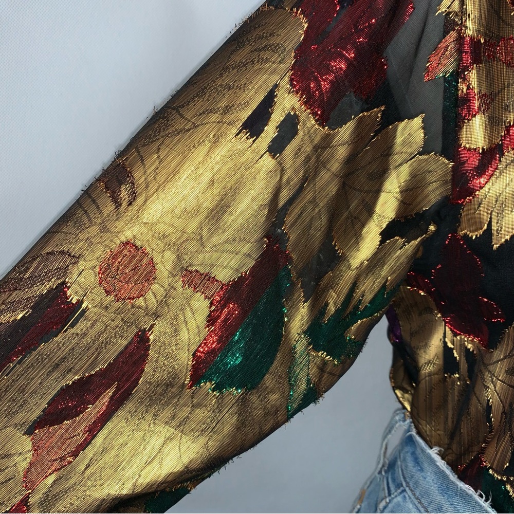 v i n t a g e :: Floral Golden Glam Metallic Sheer Blouse - Picture 8 of 10